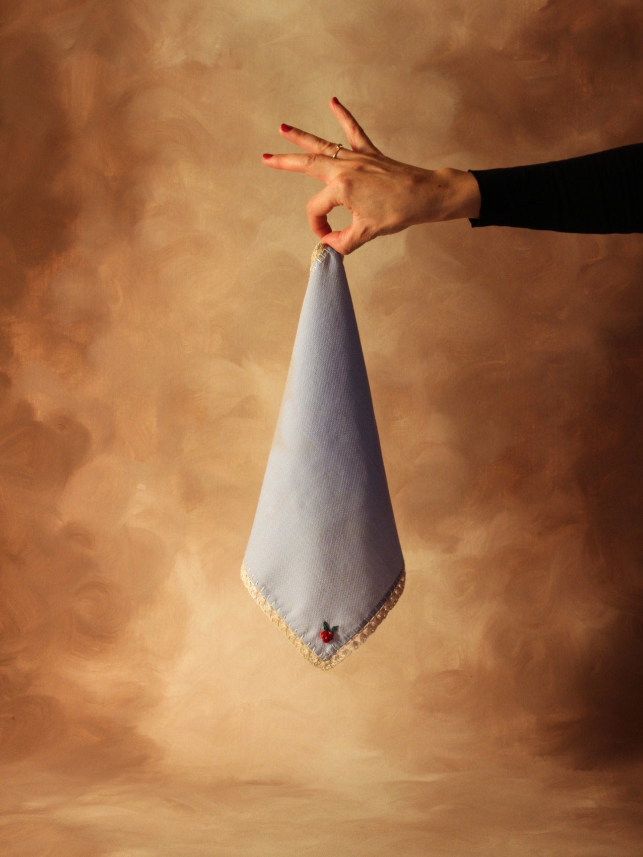 Pañuelo de bolsillo azul con rosa